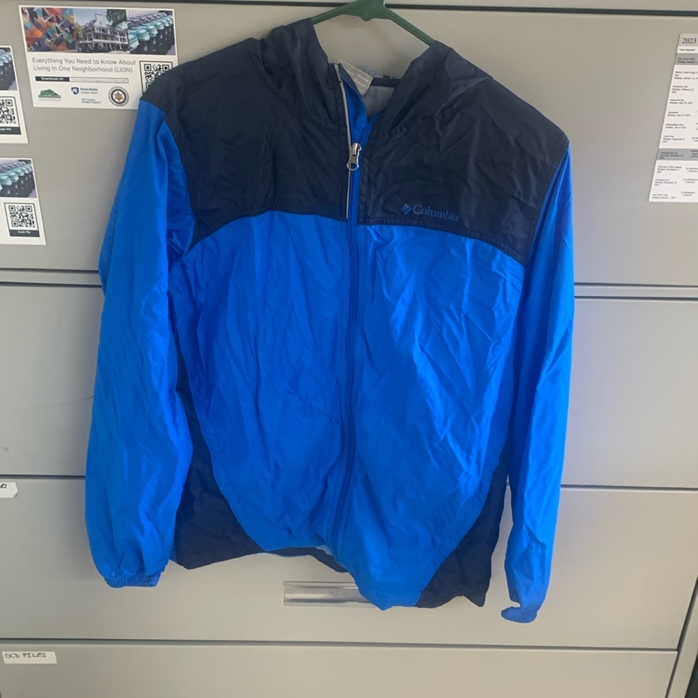 Youth Columbia rain jacket. Size XL (18-20)